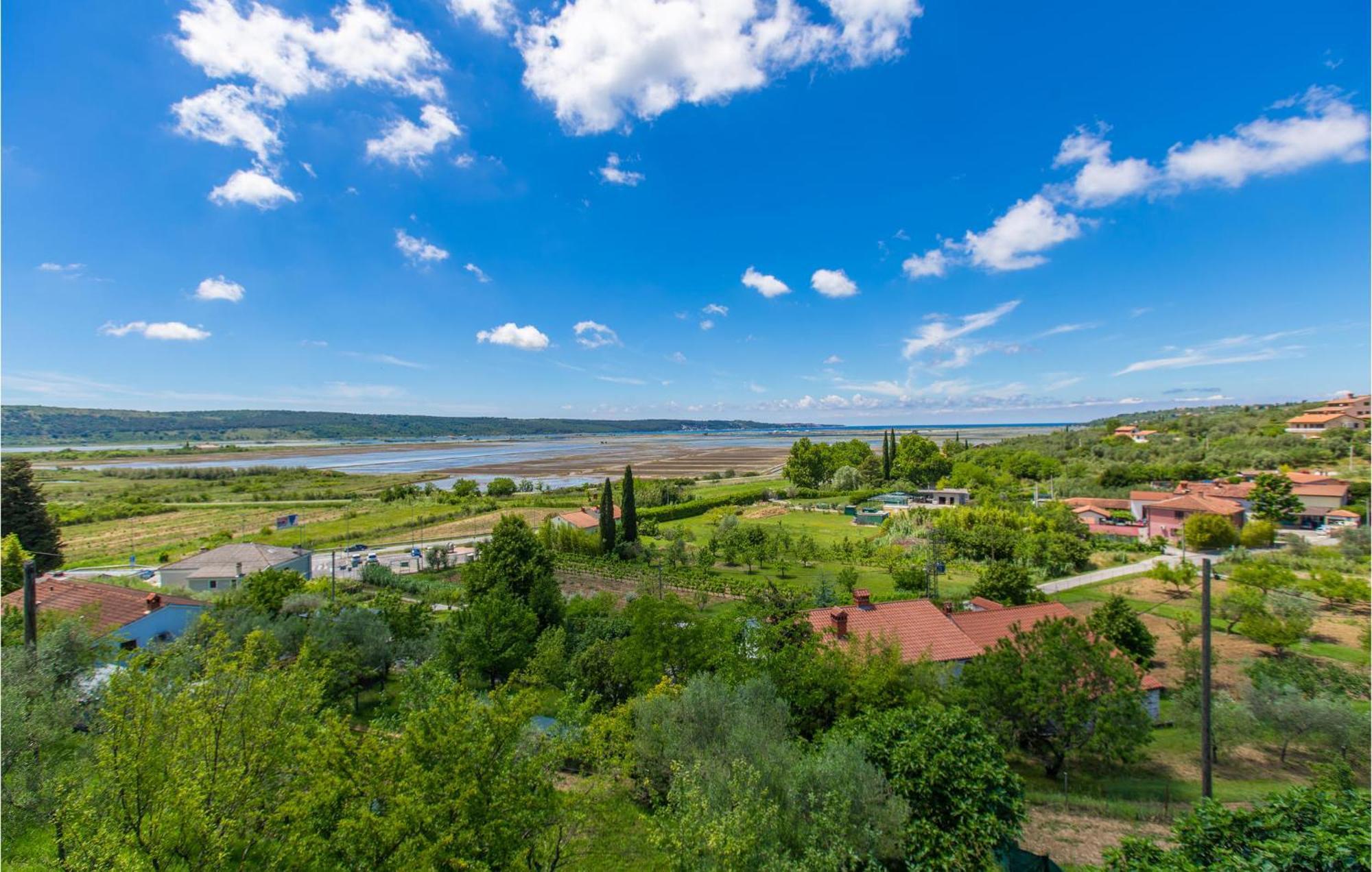 Amazing Apartment In Secovlje With Kitchen ภายนอก รูปภาพ