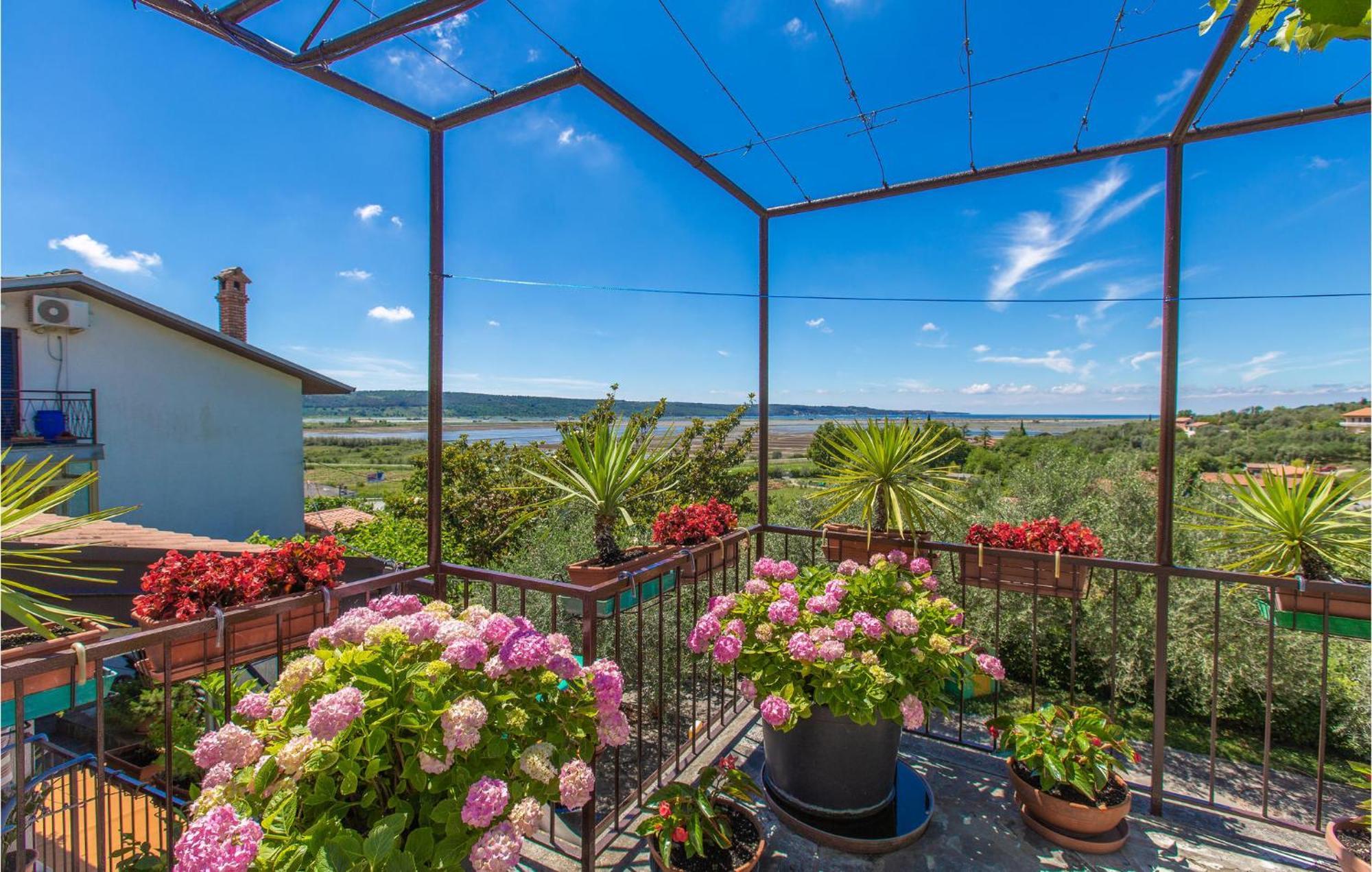 Amazing Apartment In Secovlje With Kitchen ภายนอก รูปภาพ
